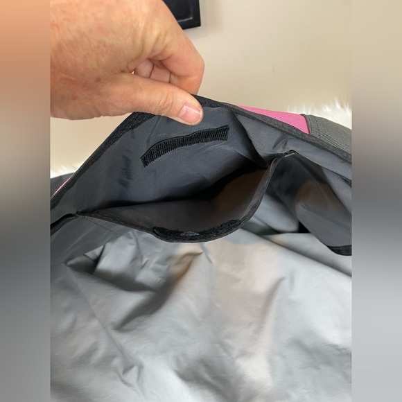 Timbuk 2 Large Pink and Gray Messenger Bag - Picture 9 of 12